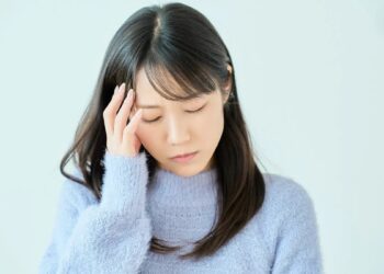 經前頭痛不只是「賀爾蒙作怪」 針刀療法精準鬆解頸椎關節囊 揪出反覆偏頭痛的真兇