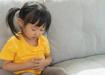 腹瀉不是小感冒 病毒性腸胃炎高峰期孩子發燒腹瀉怎麼辦？4步驟照護指南