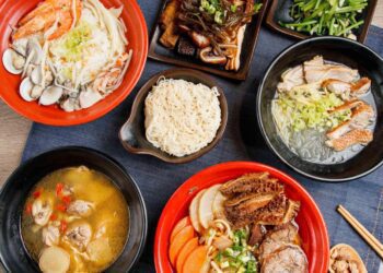 台東燻雞專賣店 每日現宰土雞 煙燻滷味香氣四溢