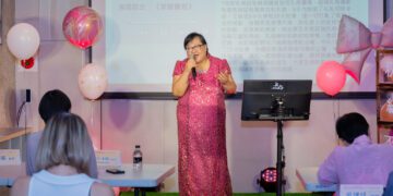 「粉紅不孤單 Sing With Love」乳癌病友用歌聲互相鼓勵 醫療與音樂為粉紅十月注入溫度