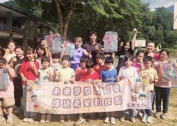 地政士、志工領航人前進苗栗偏鄉，楊允瓏以真實人生勉勵永興國小學童