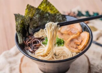 台中西屯拉麵店推薦 湯頭濃郁卻不膩 拉麵控必訪口袋名單