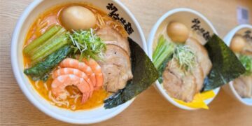 高雄左營日式拉麵 25年料理經驗熬出蝦香濃郁湯底