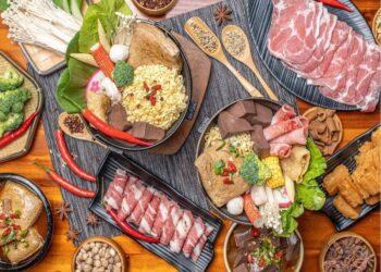 台中北區宵夜必吃 永興街麻辣鴨血臭豆腐藥膳風味香辣湯頭