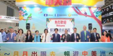 月月出團中美洲 潛入大藍洞、漫遊馬雅古城