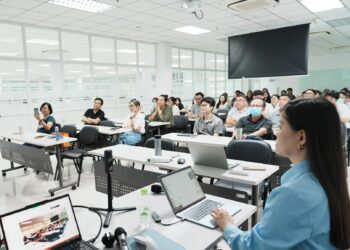 人人都是提示工程師 旭榮集團透過EgentHub打造傳產 AI 實戰示範廠