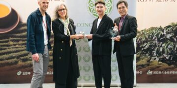 阿里山茶再登國際舞台 洪崇倫法國AVPA世界茶葉大賽奪金銀雙獎