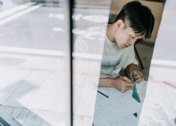 細膩手繪風格揉合塔羅牌經典元素 插畫家徐世賢Nic打造2025金馬奇幻影展主視覺