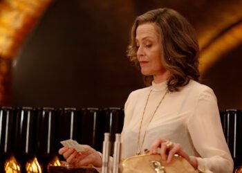 《阿凡達》雪歌妮薇佛再戰《邦尼殺死他》 4吋高跟挑戰蛇蠍美人