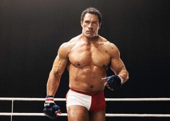 《重擊人生》巨石強森猛增13公斤 耗3小時造型還原驚呆本尊