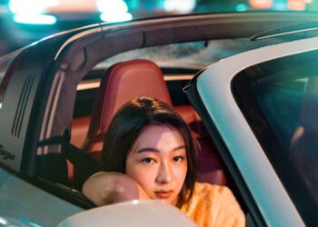 〈臺大的垃圾〉爆紅！CClaire 馬愷伶首度露臉拍 MV 正式宣告音樂人新身分