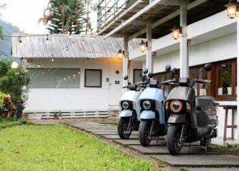 SYM 4MICA改款強勢登場 新色亮相 油耗再進化