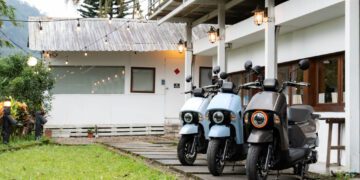 SYM 4MICA改款強勢登場 新色亮相 油耗再進化