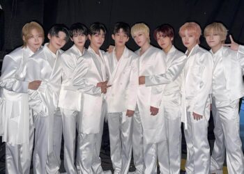 AAA 新人獎男團 AHOF 首爾開唱 九人合體、志恩回歸引爆全場