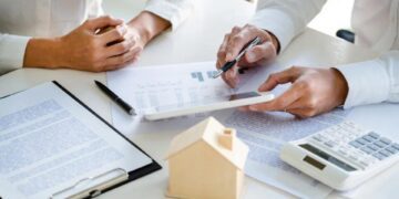 從汽車業務到信義區房仲首選 他用轉職人生打造信任與成交橋樑