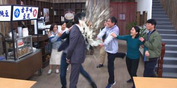 洪都拉斯出手連攝影機也「中彈」 吳皓昇演反派被潑笑喊:超舒服!