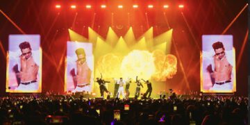 RAIN裸上身跑步機開唱 大秀6塊肌嗨翻小巨蛋