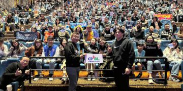 《冠軍之路》「元旦應援場」滿座喊:三振他 哭太慘「簽名毛巾」險毀