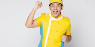 香蕉哥哥揭20年不老真相 談夫妻育兒像「大隊接力」