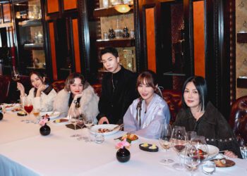 四女神香港最終回哭成淚海 曾莞婷淚揭「人生最低潮時接節目」！