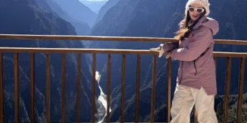 林莎接下《大陸尋奇》主持棒 登海拔四千公尺錄外景 坦言很考驗體力