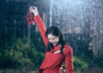 〈猜不透〉灑脫版MV淋雨戲拍得唯美 體感8度低溫丁噹冷到「石化」