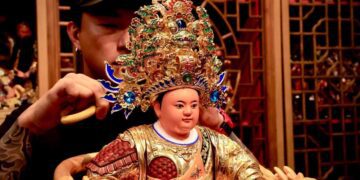 台南佛具專賣店 融合新中式風格與信仰 打造現代宴王擺設空間