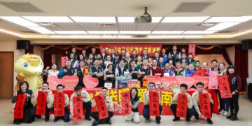 南屯寒冬送暖 公所串聯宮廟里長接力傳愛 年菜物資直送弱勢家戶