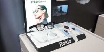 搶佔AI穿戴通路先機 寶島眼鏡布局全台101家Rokid樂奇AI智慧眼鏡體驗據點