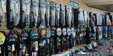 台中買羽球拍去哪？在地深耕38年專賣店 穿線、球鞋一次滿足