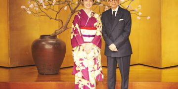 田中千繪攜手父親田中東尼來台 父女同台展演平安時代十二單衣