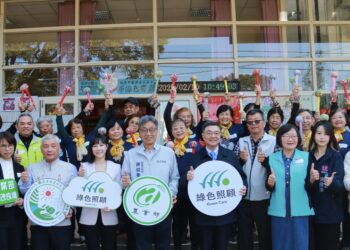 行政院卓榮泰院長於農曆年前赴桃園市龍潭區高原社區參訪綠色照顧成果 肯定農村在地安老典範