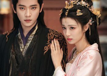 《成何體統》「魚蛋CP」戲外摟腰！丞磊反串妖妃撲進王楚然懷裡粉紅泡泡爆棚