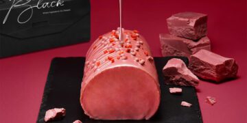 亞尼克母親節獻寶石級饗宴 「紅寶石巧克力脆皮生乳捲」奢華登場