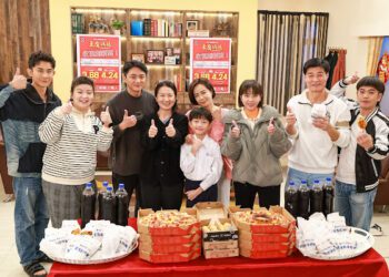 《豆腐媽媽》收視再破紀錄  陳仙梅「下跪道歉」 竟遭「老公」藍葦華逼退群組