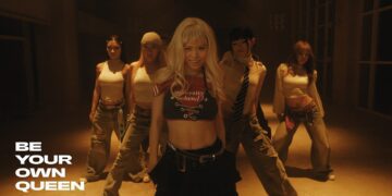 科技人叛逆跨界 官玥「做自己的女王」 一場關於自我覺醒音樂詩篇