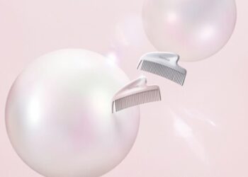 SALONIA「光澤刮痧順髮梳」日本超熱賣 抑制靜電撫平毛躁  一梳完成日常整理