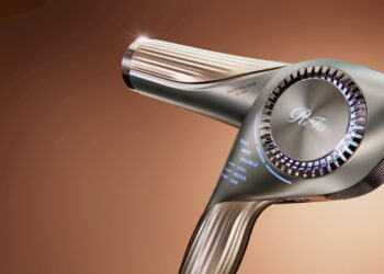 脆上熱議「日系精緻髮感」日本人氣品牌 ReFa 登台 網友實測：吹完真的差很多