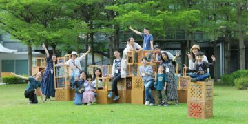 國美館兒藝基地兒童月「遊色場：混色×循環站」邀請親子做蠟筆、玩創作