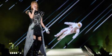 孫燕姿睽違12年重返香港開唱 鄭秀文驚喜現「聲」 分享不為人知小故事