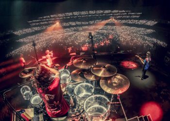 與近7萬名歌迷見證20週年歷史一刻 日本搖滾天團 ONE OK ROCK 首登臺北大巨蛋開唱