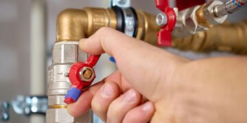 萬華水管疏通推薦 高壓清溝車快速清淤 專業解決管線油垢堵塞