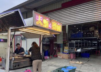 墾丁烤肉派對可以很簡單 屏東燒烤外燴餐車現串現烤 輕鬆嚐美味