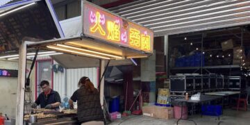 墾丁烤肉派對可以很簡單 屏東燒烤外燴餐車現串現烤 輕鬆嚐美味