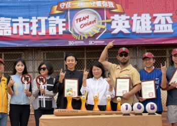 防詐也能很有感 戴上回收寶特瓶做的帽子