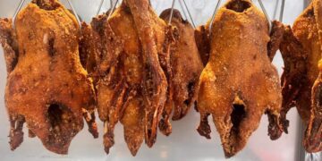 埔里美食 二代把辦桌手路菜搬上巡迴餐車 方便外帶功夫香酥鴨