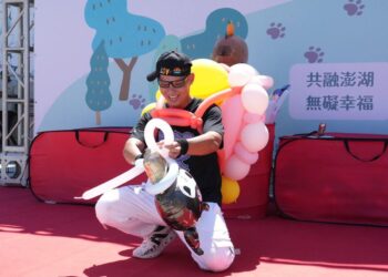 職業軍人轉戰澎湖造型氣球藝術 客製化佈置與表演點亮活動現場