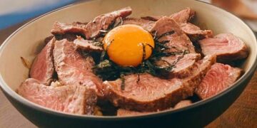 馬公美食店家 從紅燒海鮮烏龍麵到日式丼飯餐桌選擇