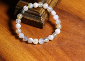 師大生活圈知名水晶店爆爭議！「高級只是名稱」回應惹議 Threads 引發熱議