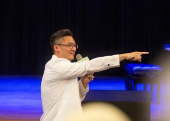 摘下華人創業家大獎！趙浩鑫親登《新聞觀測站》拆解趨勢 指引全民電商獲利新方向